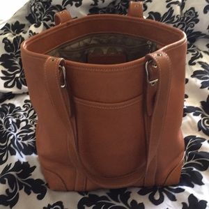 Cognac color coach leather bag 💯